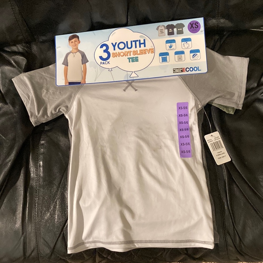 NWT boys 3 pack t-shirt 32 Degrees COOL  sz. xs 5/6